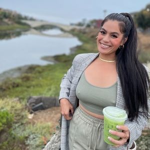 Meet your Posher, Abigail